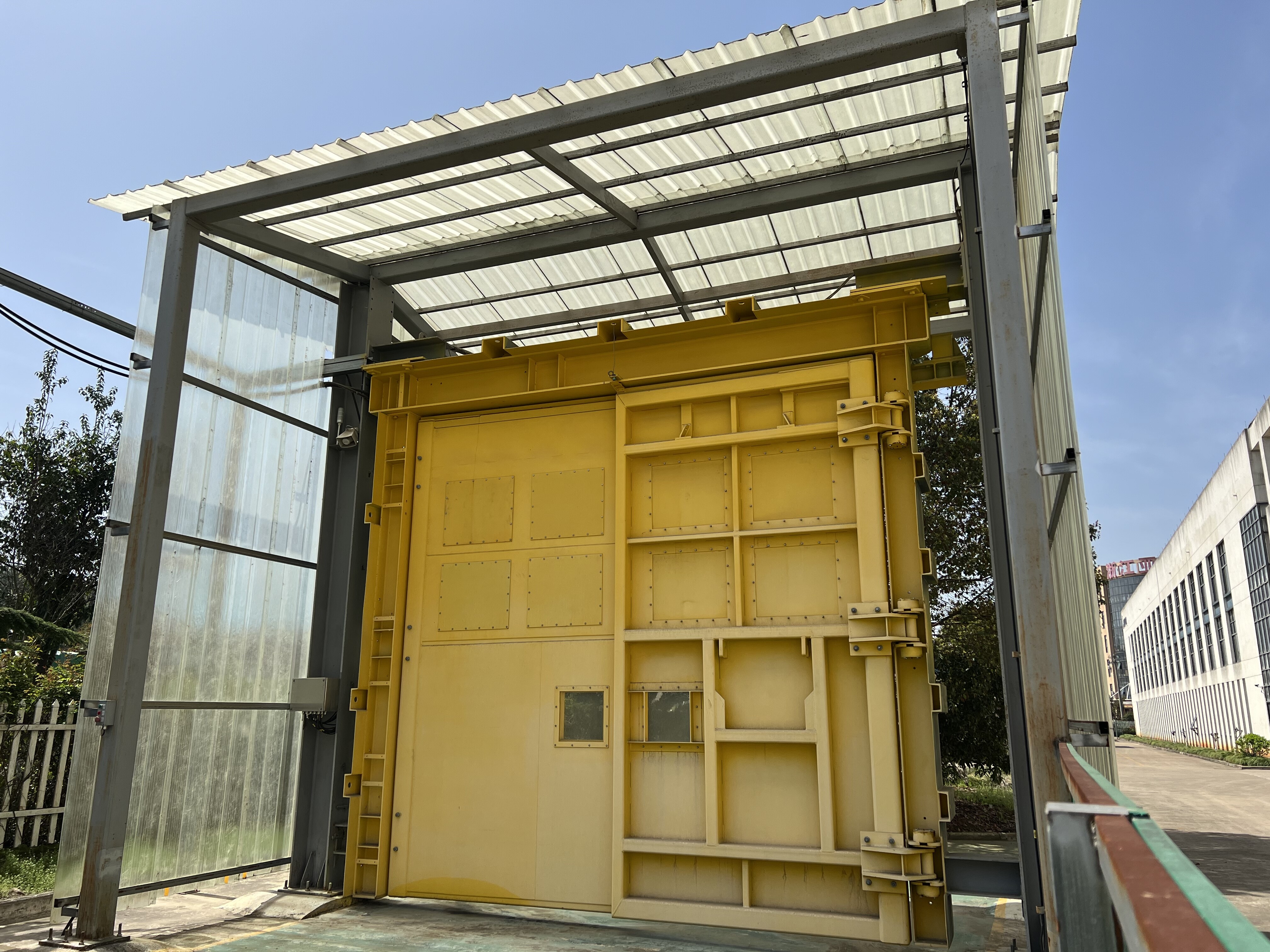 Sistema de esclusa de aire subterráneo con puerta de ventilación hidráulica, neumática, manual y eléctrica