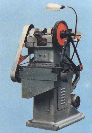 Máquina para fabricar alfileres de papel